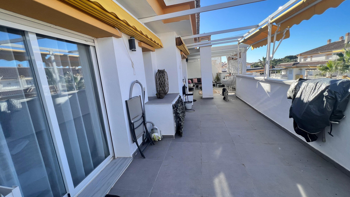 1 Bed Apartment for sale in Nueva Andalucía Costa Del Sol, Málaga, Spain