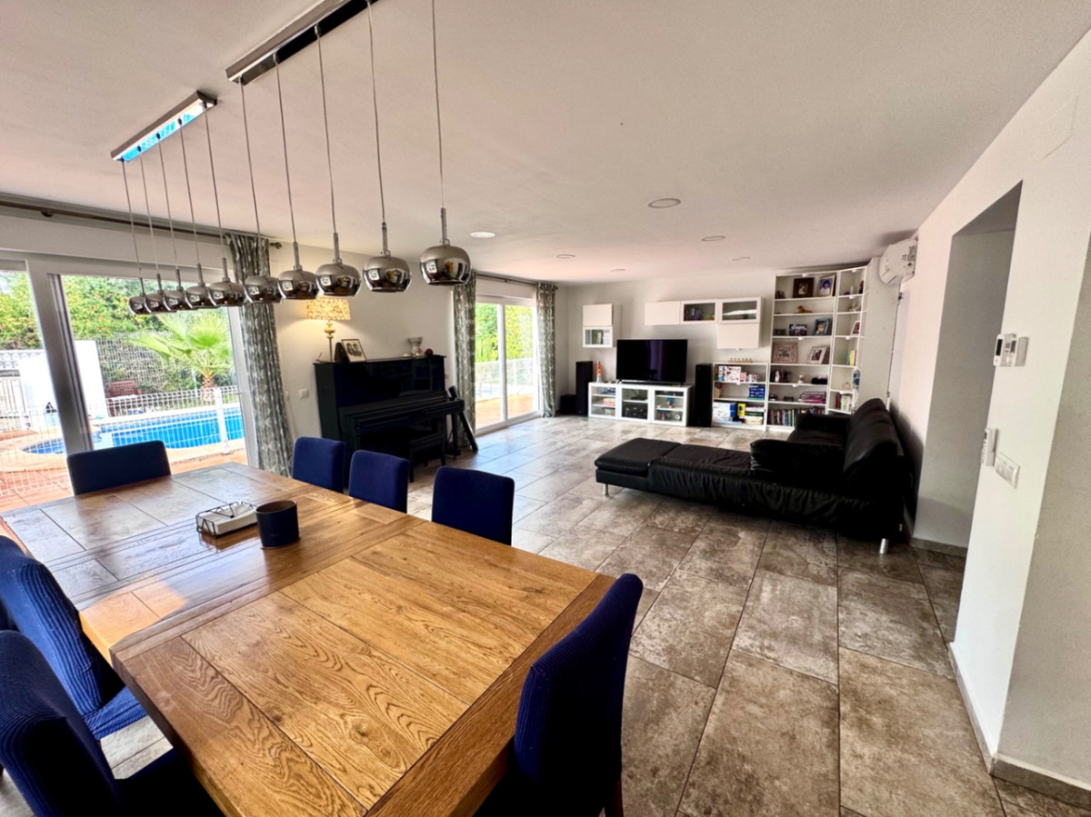 5 Bed Townhouse for sale in Javea Costa Blanca, Alicante, Spain