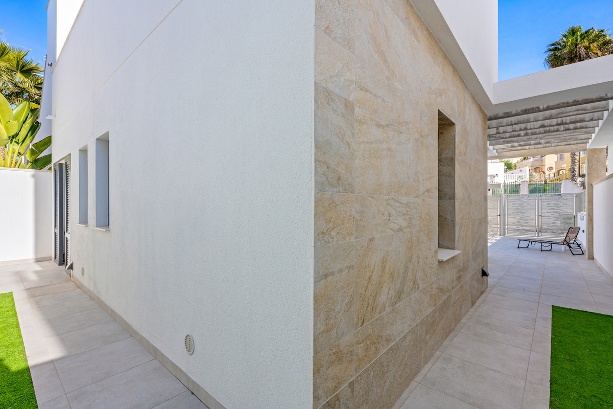 3 Bed Townhouse for sale in Blue Lagoon Costa Blanca, Alicante, Spain