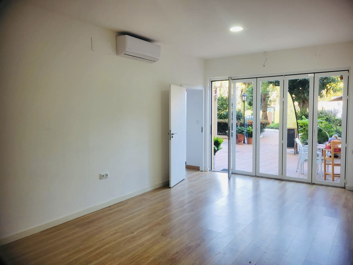 Se vende Local comercial  en Costa Del Sol, Málaga, España