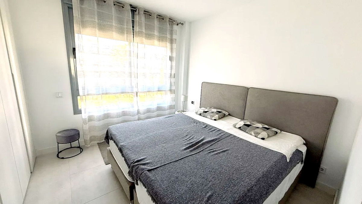 Se vende Apartamento Planta Media de 2 dormitorios en Costa Del Sol, Málaga, España