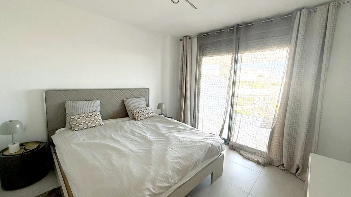 Se vende Apartamento Planta Media de 2 dormitorios en Costa Del Sol, Málaga, España