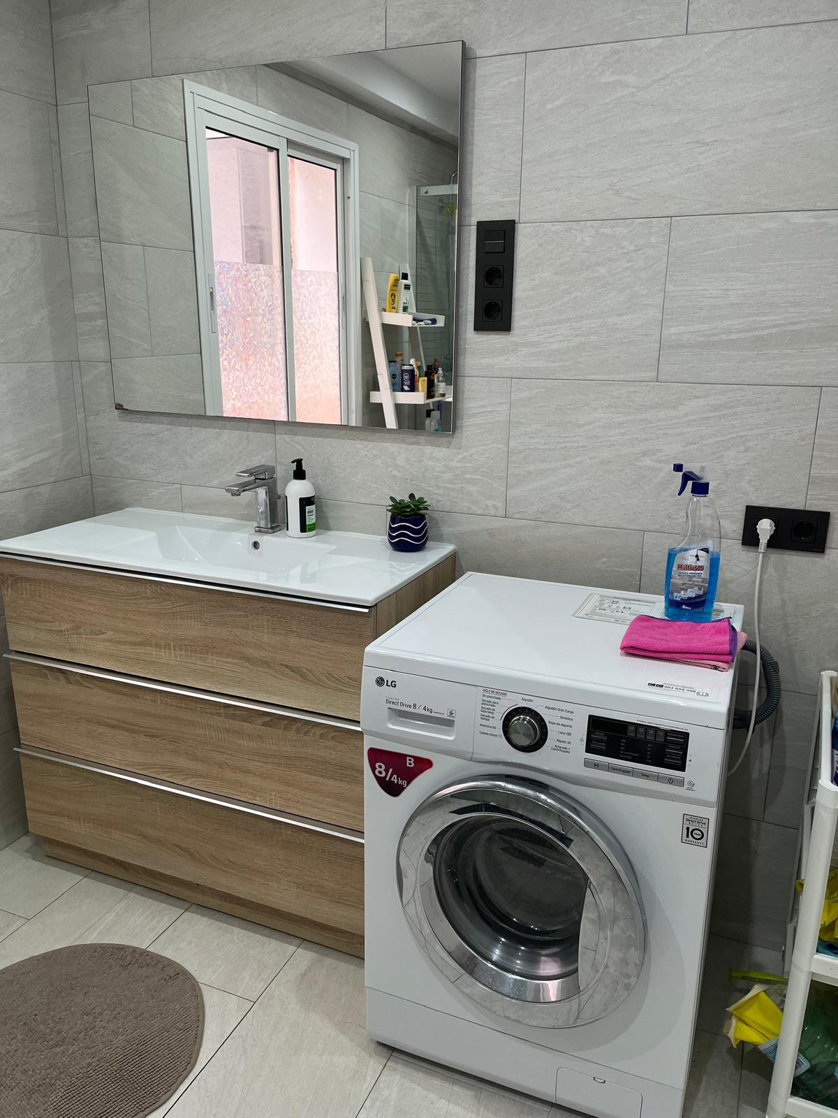 Se vende Apartamento Planta Media de 2 dormitorios en Costa Del Sol, Málaga, España