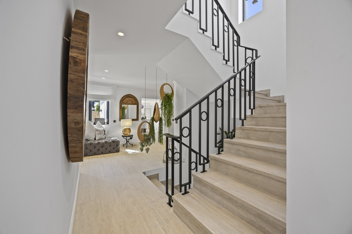 5 Bed Townhouse for sale in Guadalmina Alta Costa Del Sol, Málaga, Spain