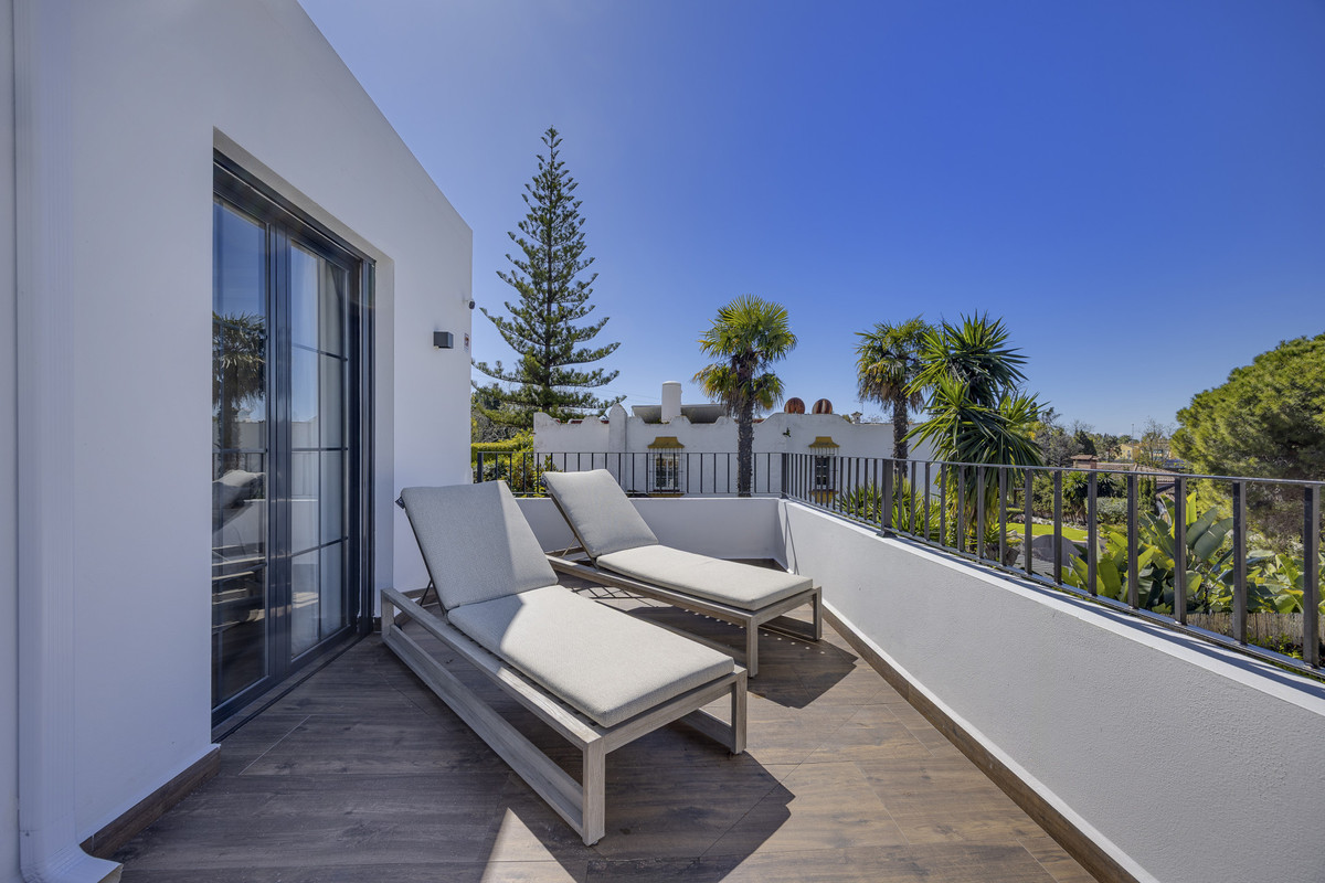 5 Bed Townhouse for sale in Guadalmina Alta Costa Del Sol, Málaga, Spain