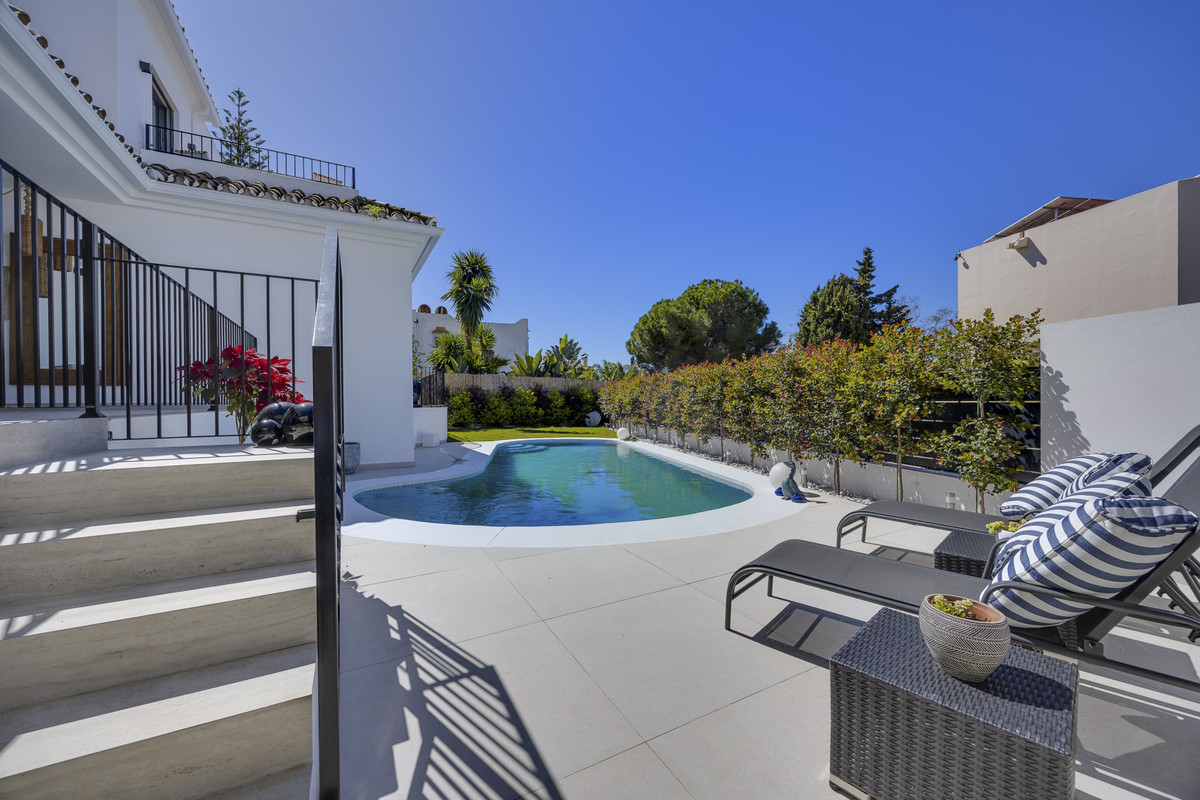 5 Bed Townhouse for sale in Guadalmina Alta Costa Del Sol, Málaga, Spain
