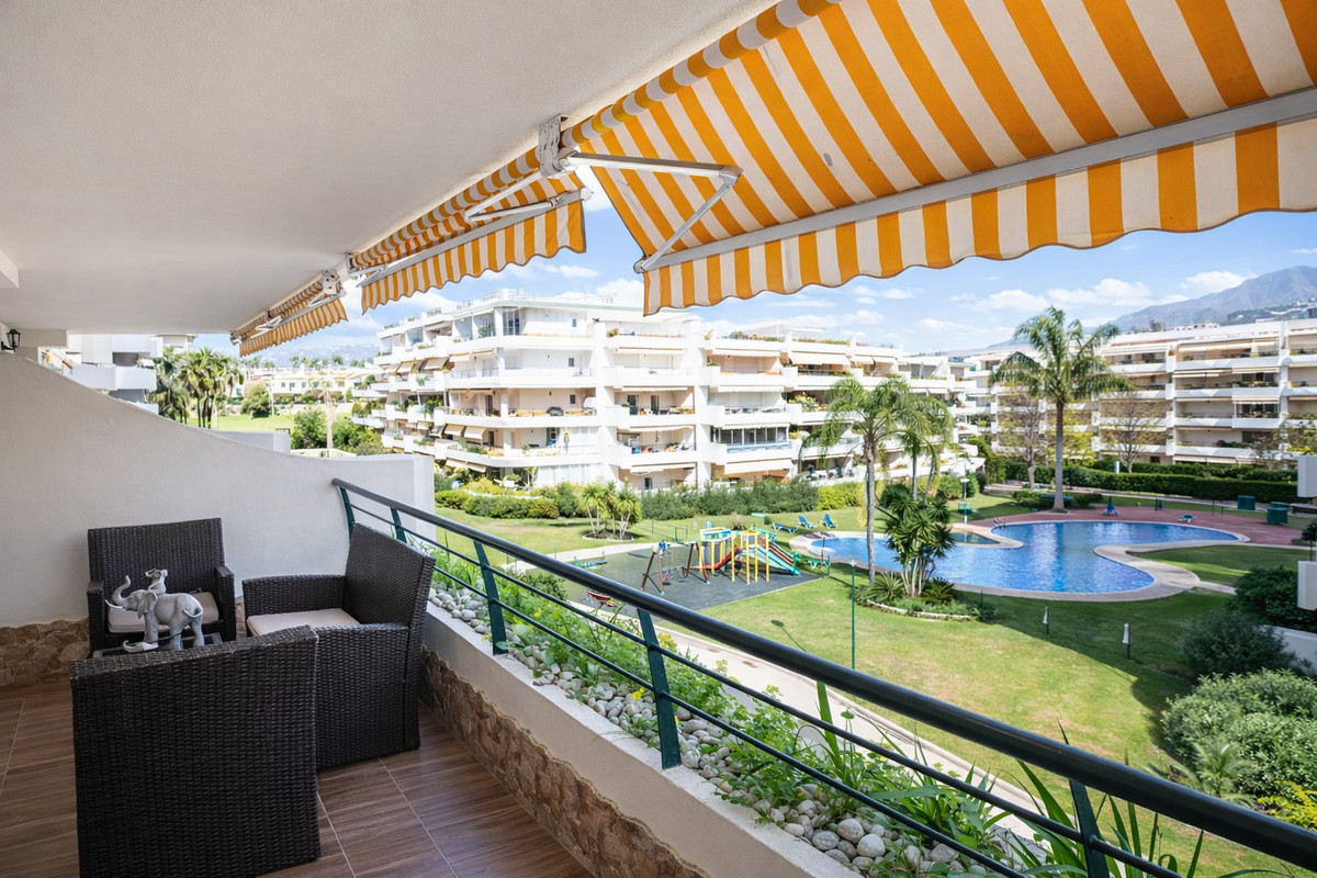 Se vende Apartamento Planta Media de 2 dormitorios en Costa Del Sol, Málaga, España