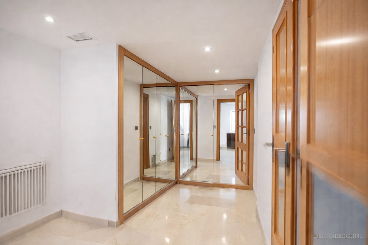 Se vende Apartamento Planta Media de 2 dormitorios en Costa Del Sol, Málaga, España