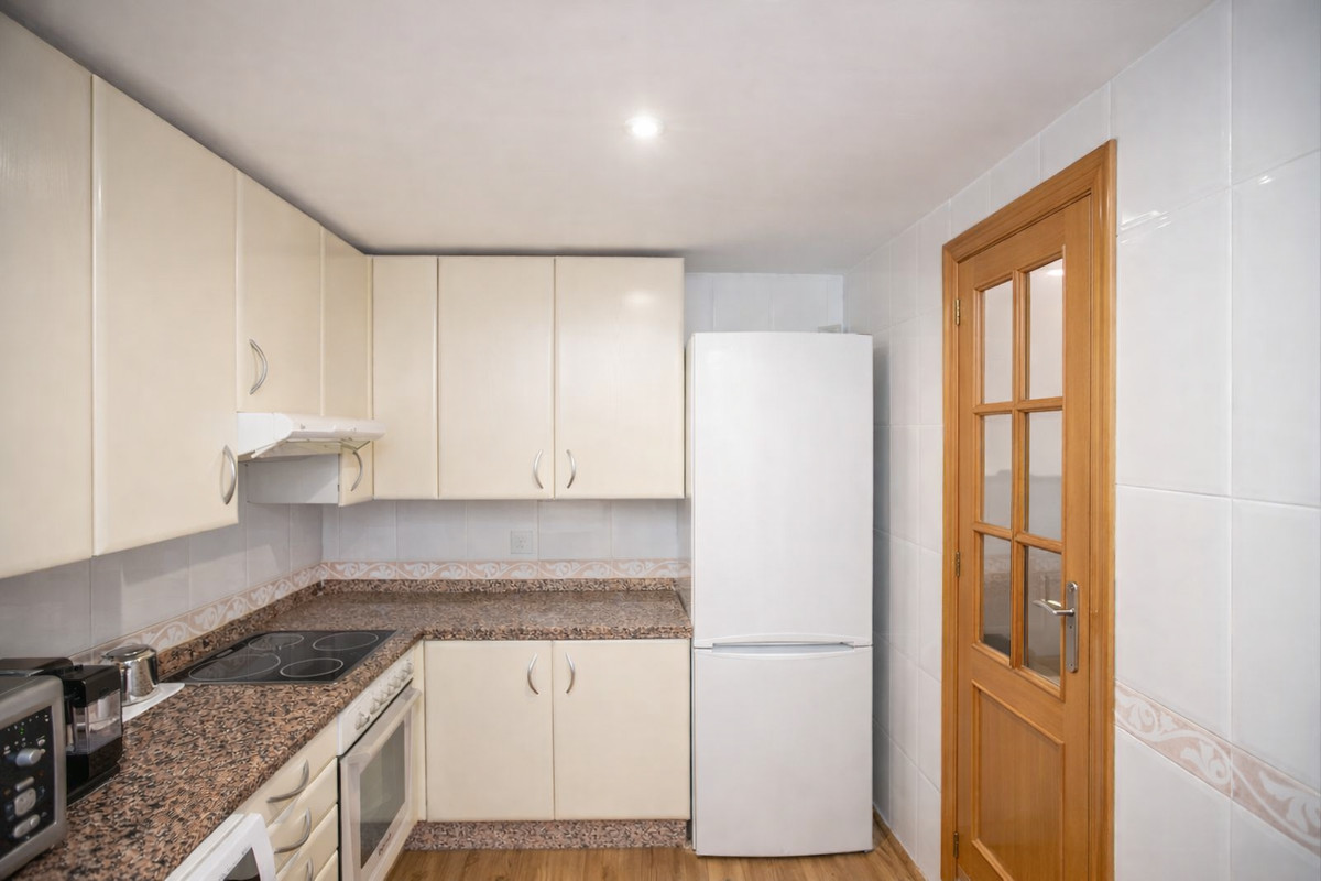 Se vende Apartamento Planta Media de 2 dormitorios en Costa Del Sol, Málaga, España