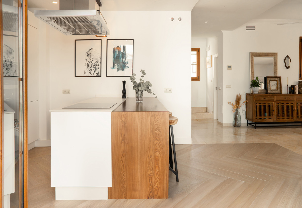 Se vende Villa - Chalet de 4 dormitorios en Costa Del Sol, Málaga, España