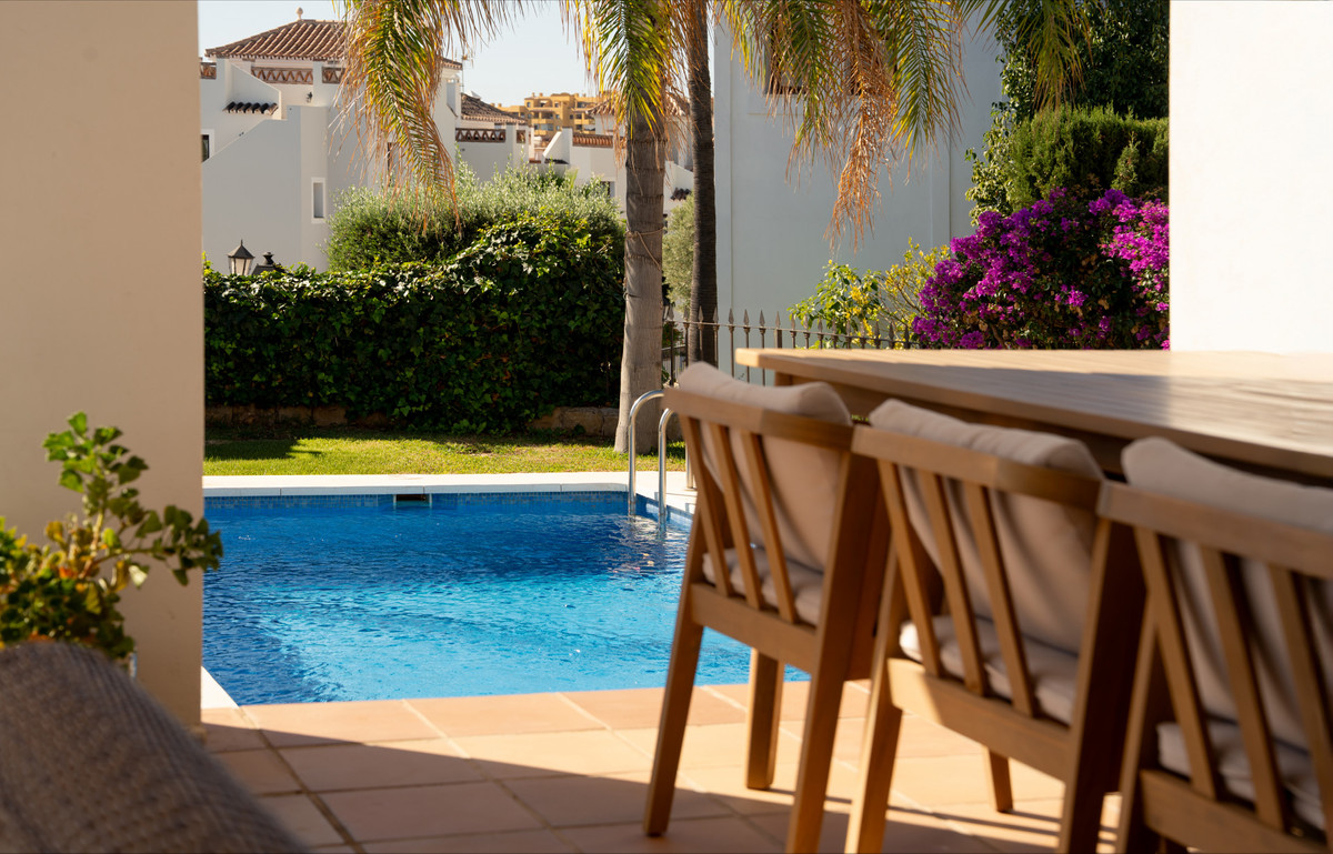 Se vende Villa - Chalet de 4 dormitorios en Costa Del Sol, Málaga, España