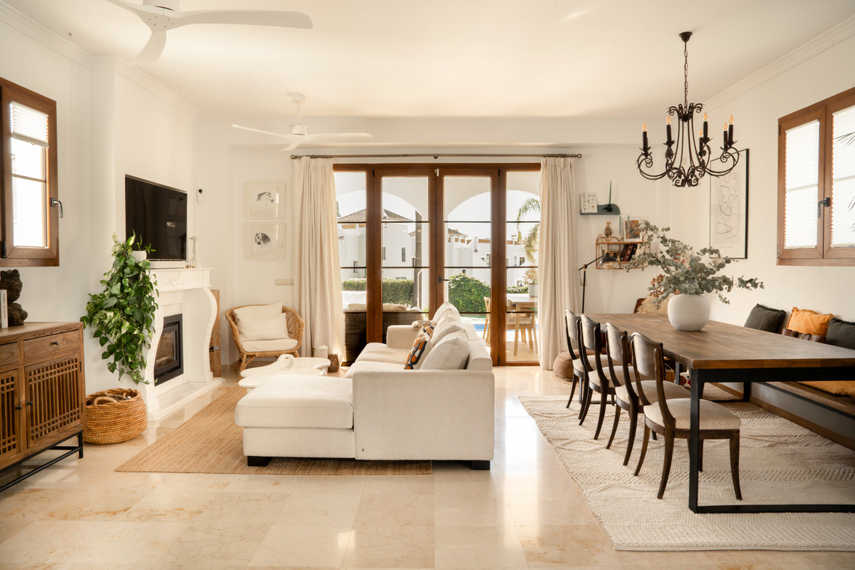 Se vende Villa - Chalet de 4 dormitorios en Costa Del Sol, Málaga, España