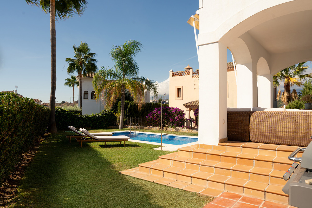 Se vende Villa - Chalet de 4 dormitorios en Costa Del Sol, Málaga, España