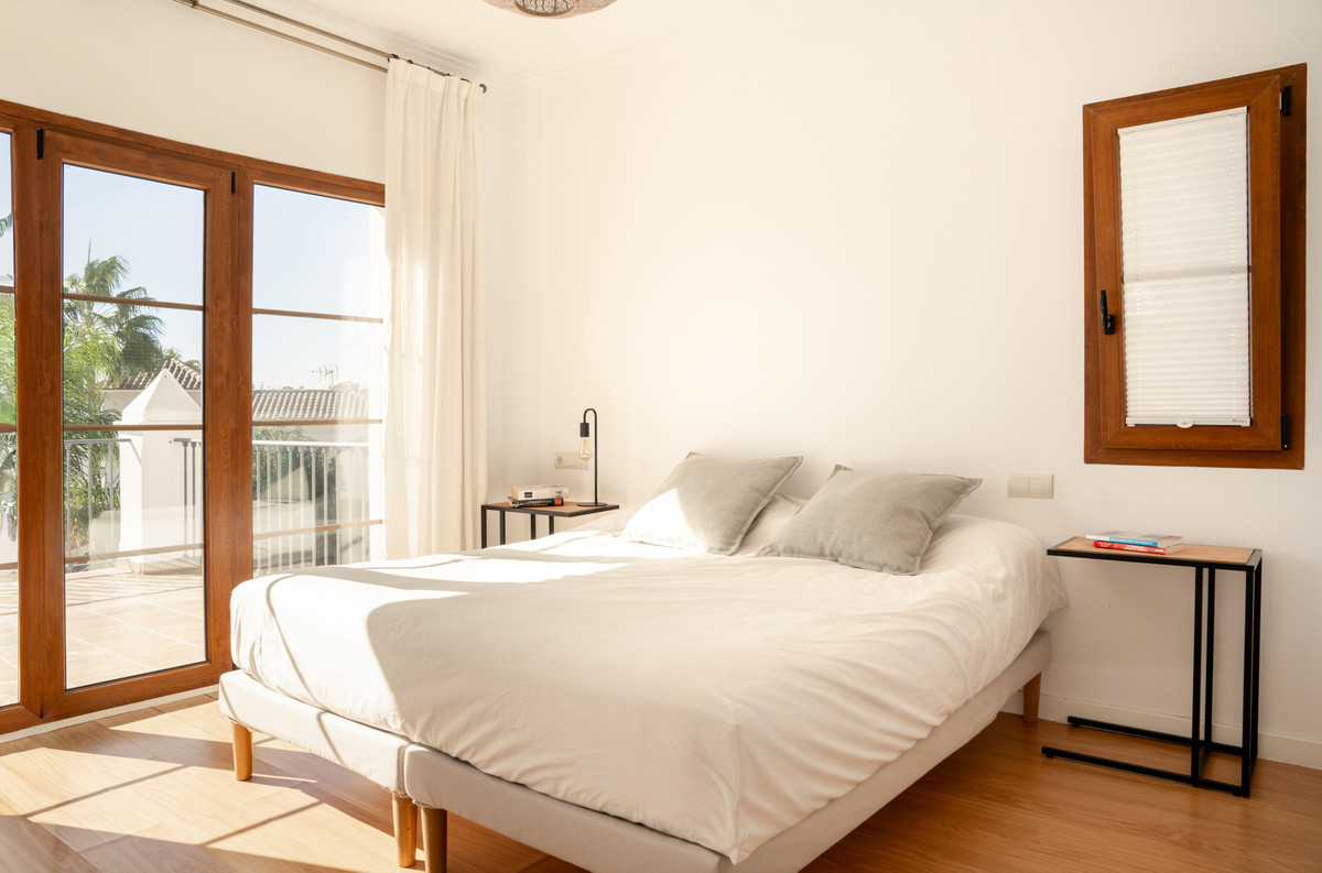 Se vende Villa - Chalet de 4 dormitorios en Costa Del Sol, Málaga, España