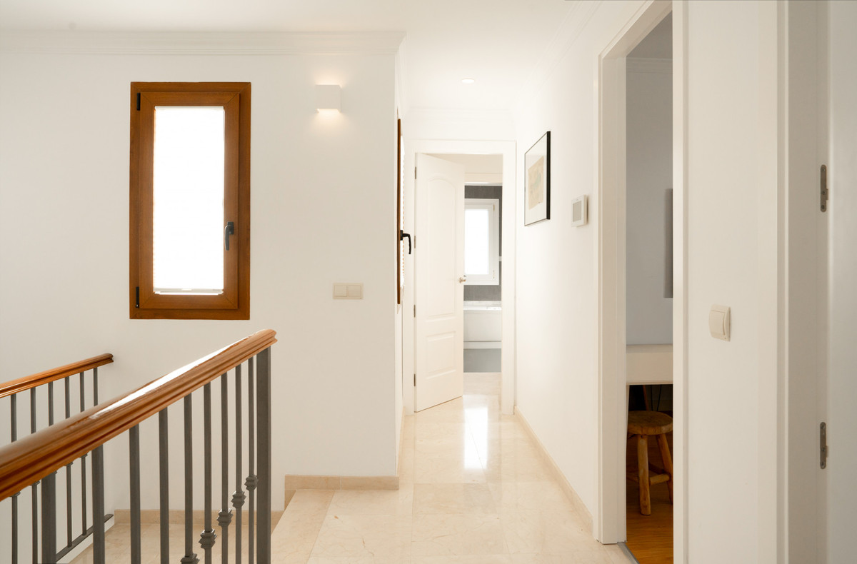 Se vende Villa - Chalet de 4 dormitorios en Costa Del Sol, Málaga, España