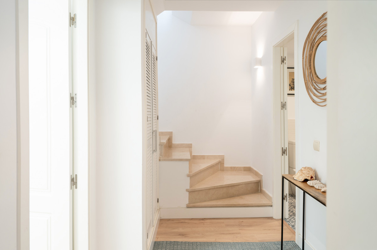 Se vende Villa - Chalet de 4 dormitorios en Costa Del Sol, Málaga, España