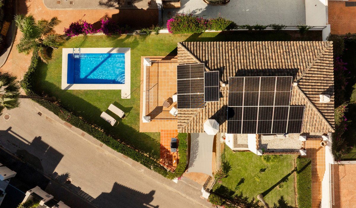 Se vende Villa - Chalet de 4 dormitorios en Costa Del Sol, Málaga, España