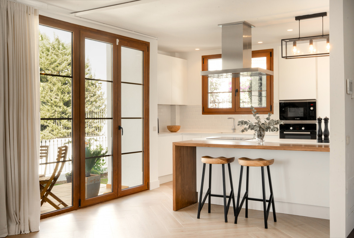 Se vende Villa - Chalet de 4 dormitorios en Costa Del Sol, Málaga, España