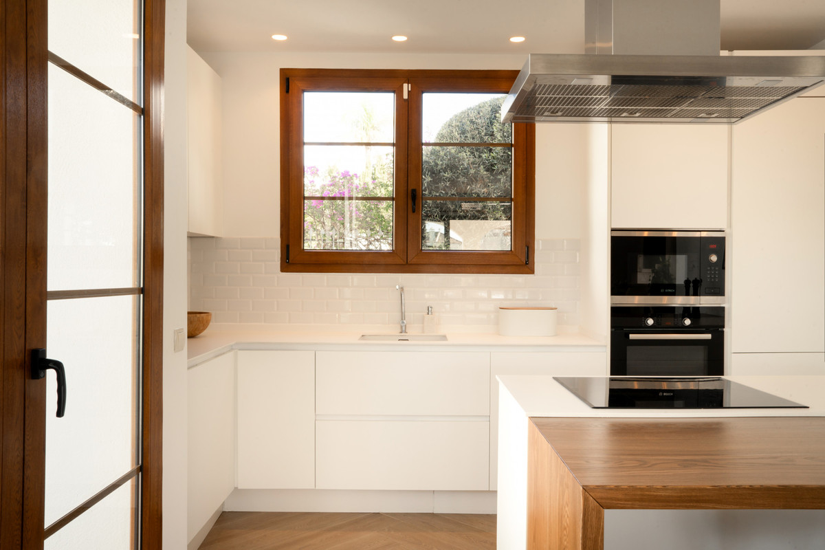 Se vende Villa - Chalet de 4 dormitorios en Costa Del Sol, Málaga, España