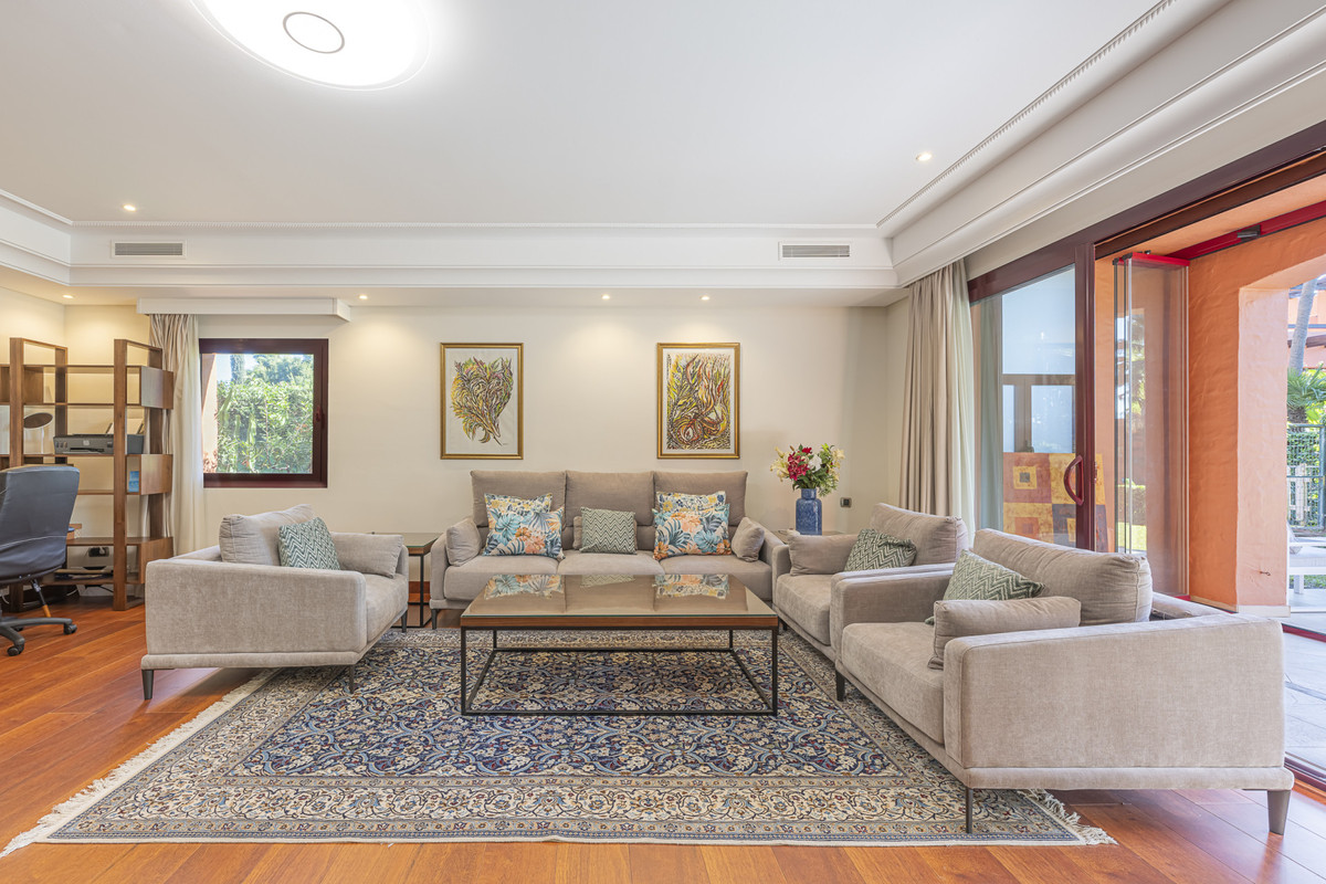 4 Bed Townhouse for sale in The Golden Mile Costa Del Sol, Málaga, Spain