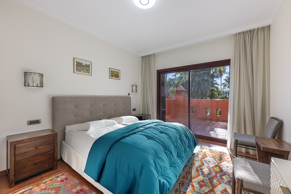 4 Bed Townhouse for sale in The Golden Mile Costa Del Sol, Málaga, Spain