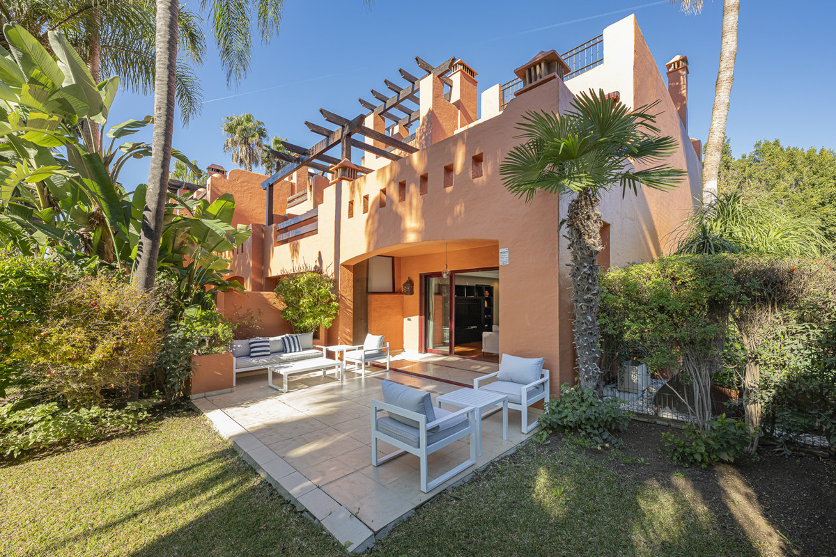 4 Bed Townhouse for sale in The Golden Mile Costa Del Sol, Málaga, Spain