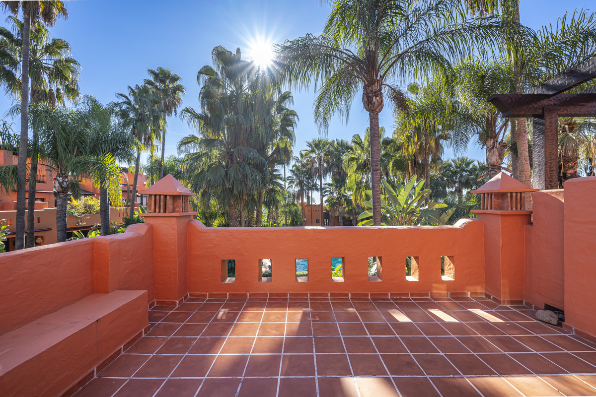 4 Bed Townhouse for sale in The Golden Mile Costa Del Sol, Málaga, Spain