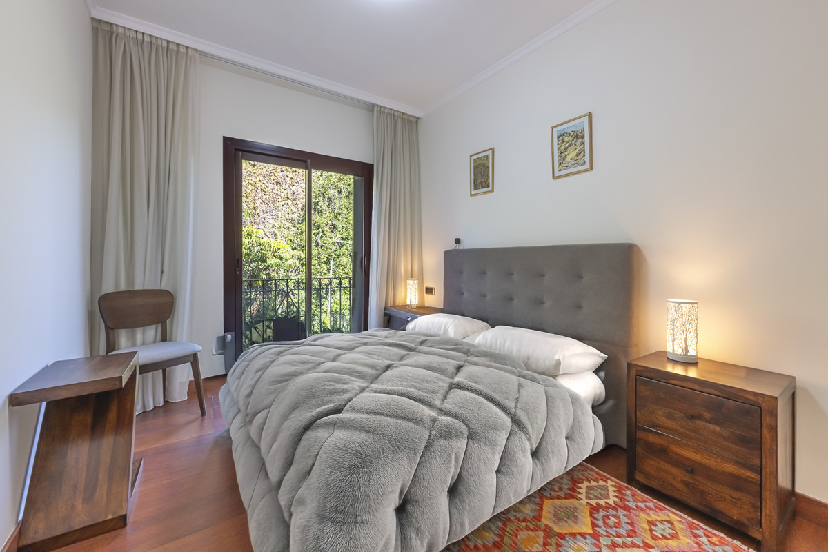4 Bed Townhouse for sale in The Golden Mile Costa Del Sol, Málaga, Spain