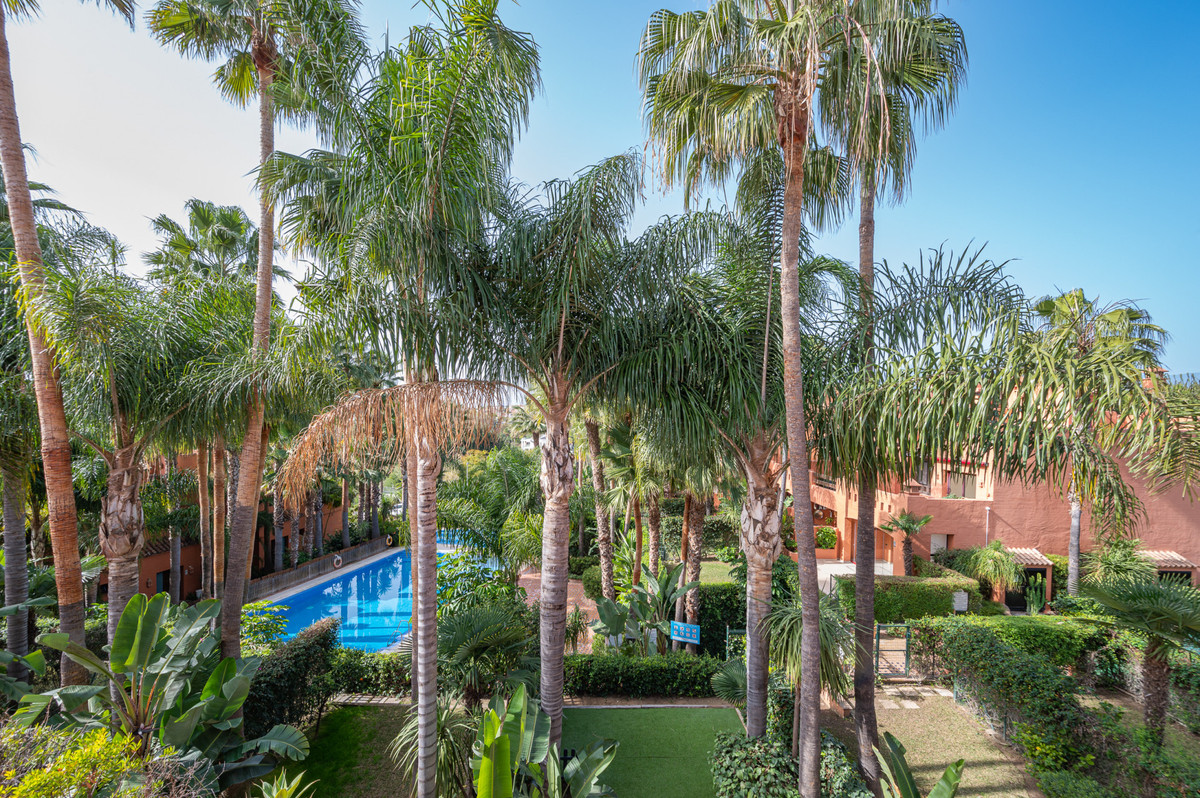 4 Bed Townhouse for sale in The Golden Mile Costa Del Sol, Málaga, Spain