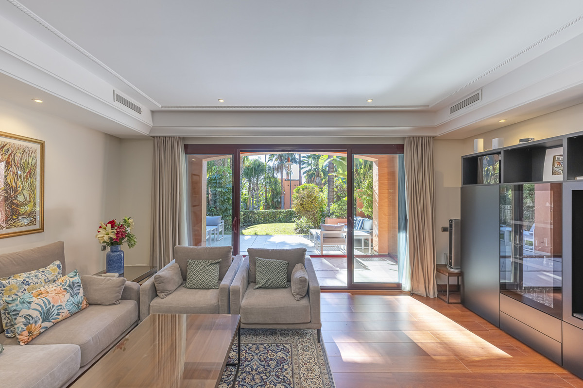 4 Bed Townhouse for sale in The Golden Mile Costa Del Sol, Málaga, Spain