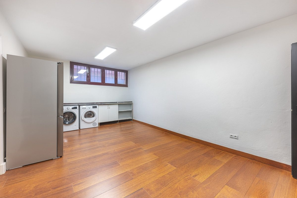 4 Bed Townhouse for sale in The Golden Mile Costa Del Sol, Málaga, Spain