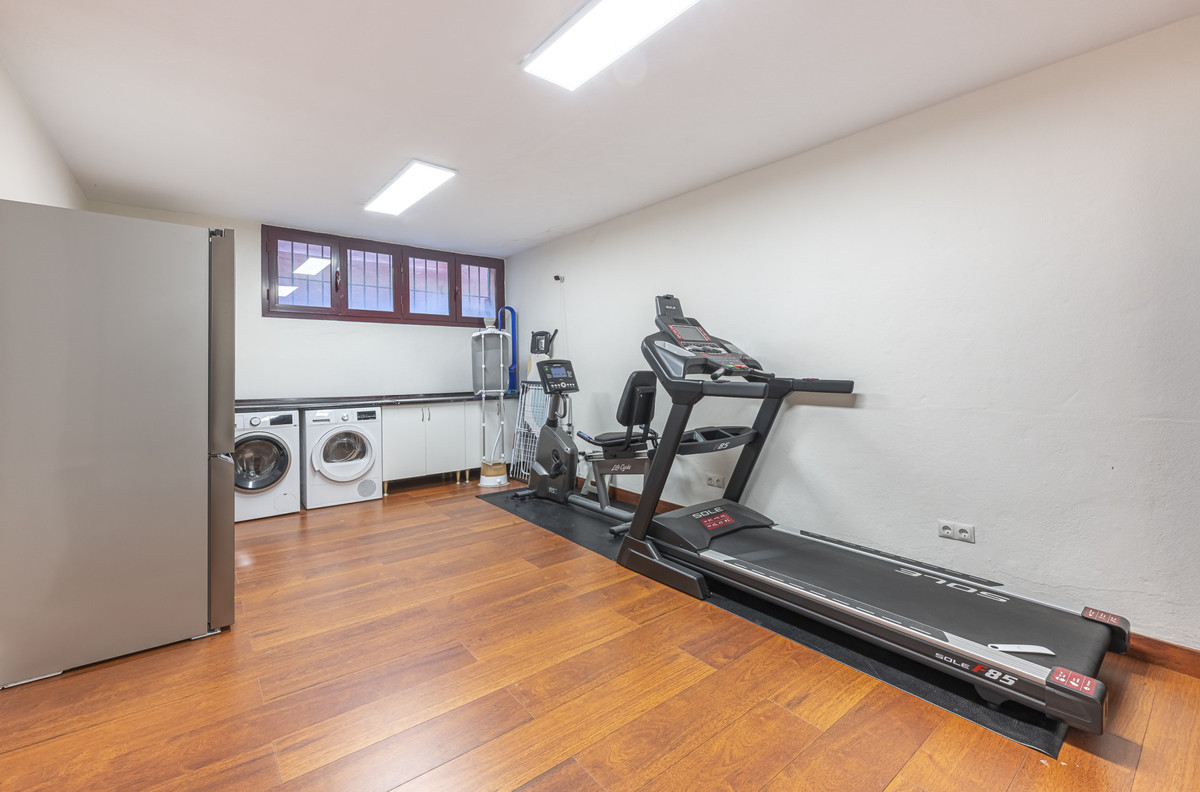 4 Bed Townhouse for sale in The Golden Mile Costa Del Sol, Málaga, Spain