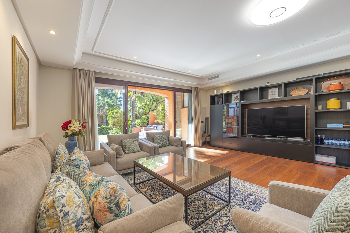 4 Bed Townhouse for sale in The Golden Mile Costa Del Sol, Málaga, Spain