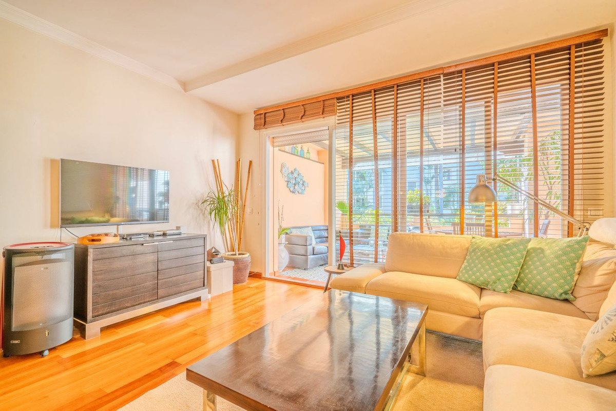 3 Bed Apartment for sale in Marbella Costa Del Sol, Málaga, Spain