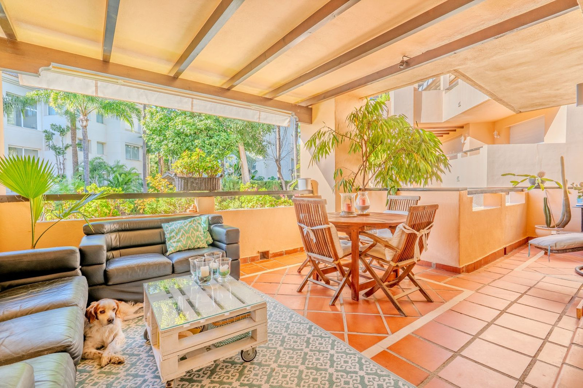 3 Bed Apartment for sale in Marbella Costa Del Sol, Málaga, Spain
