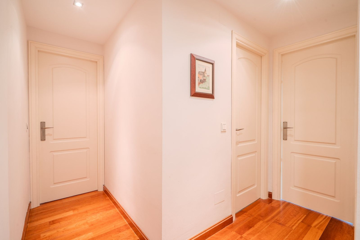 3 Bed Apartment for sale in Marbella Costa Del Sol, Málaga, Spain