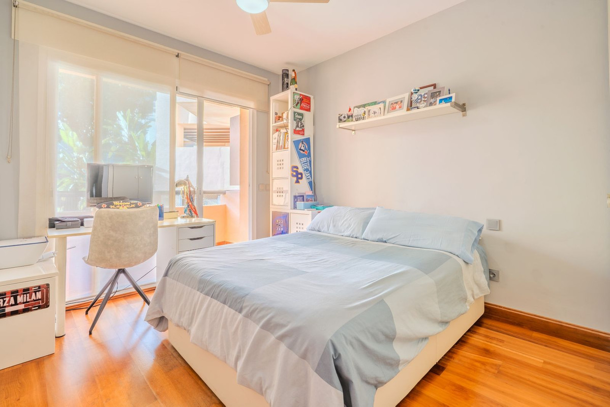 3 Bed Apartment for sale in Marbella Costa Del Sol, Málaga, Spain