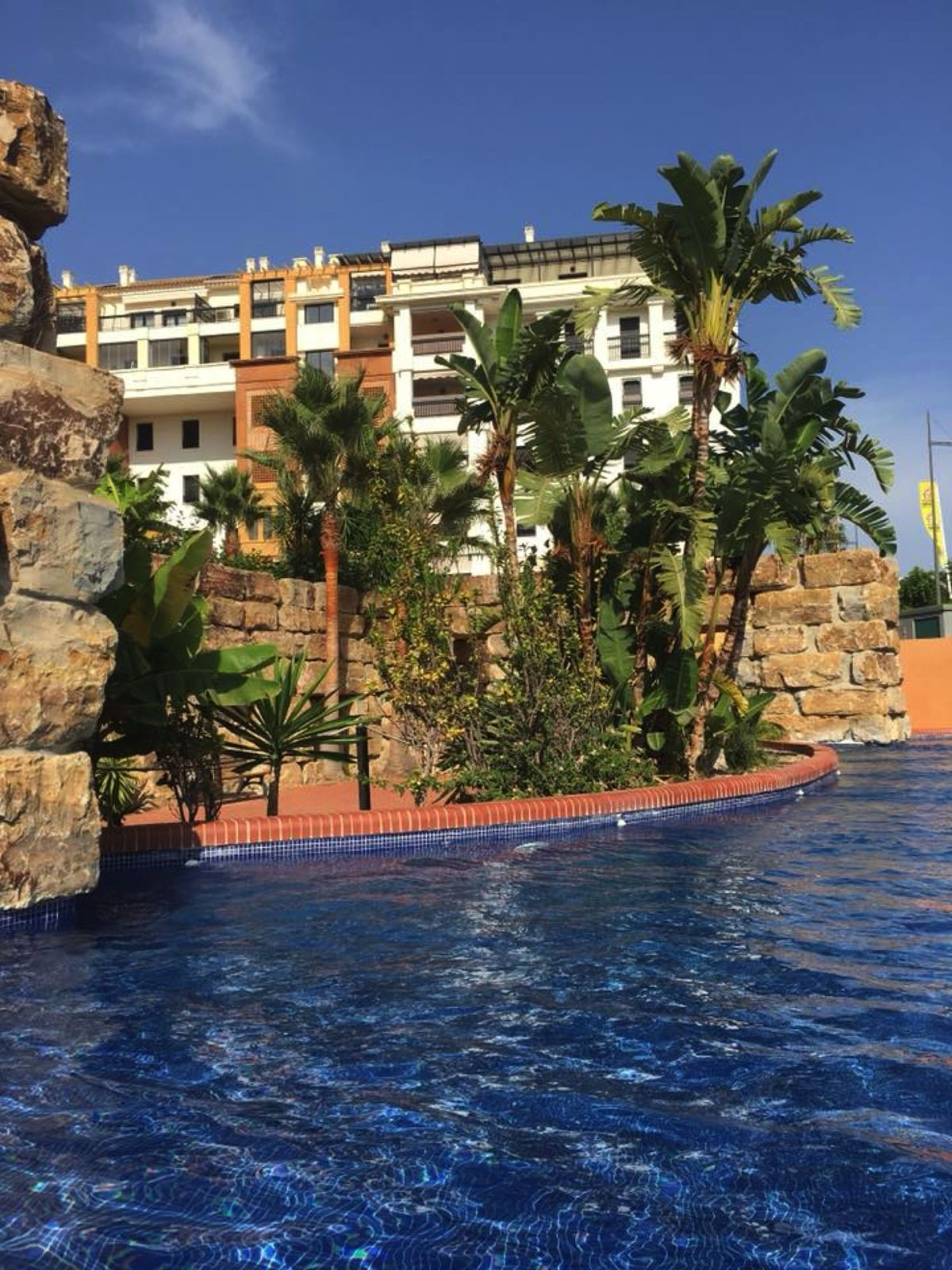 Se vende Apartamento Planta Media de 2 dormitorios en Costa Del Sol, Málaga, España