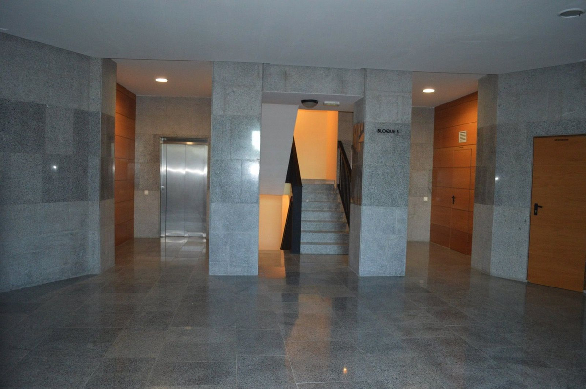 Se vende Apartamento Planta Media de 2 dormitorios en Costa Del Sol, Málaga, España