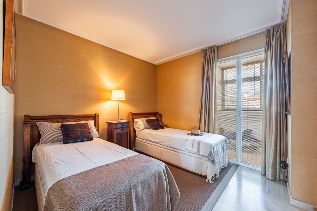 Se vende Apartamento Planta Media de 2 dormitorios en Costa Del Sol, Málaga, España