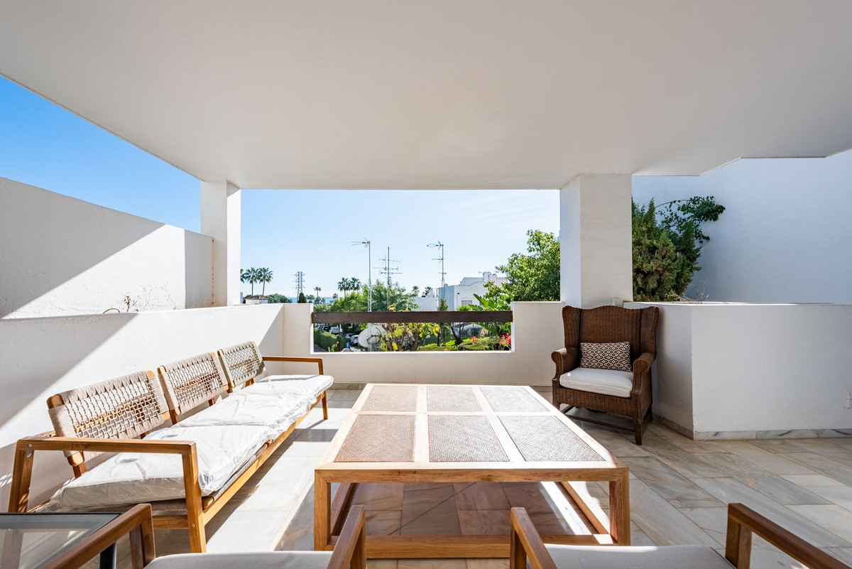 Se vende Apartamento Planta Media de 2 dormitorios en Costa Del Sol, Málaga, España