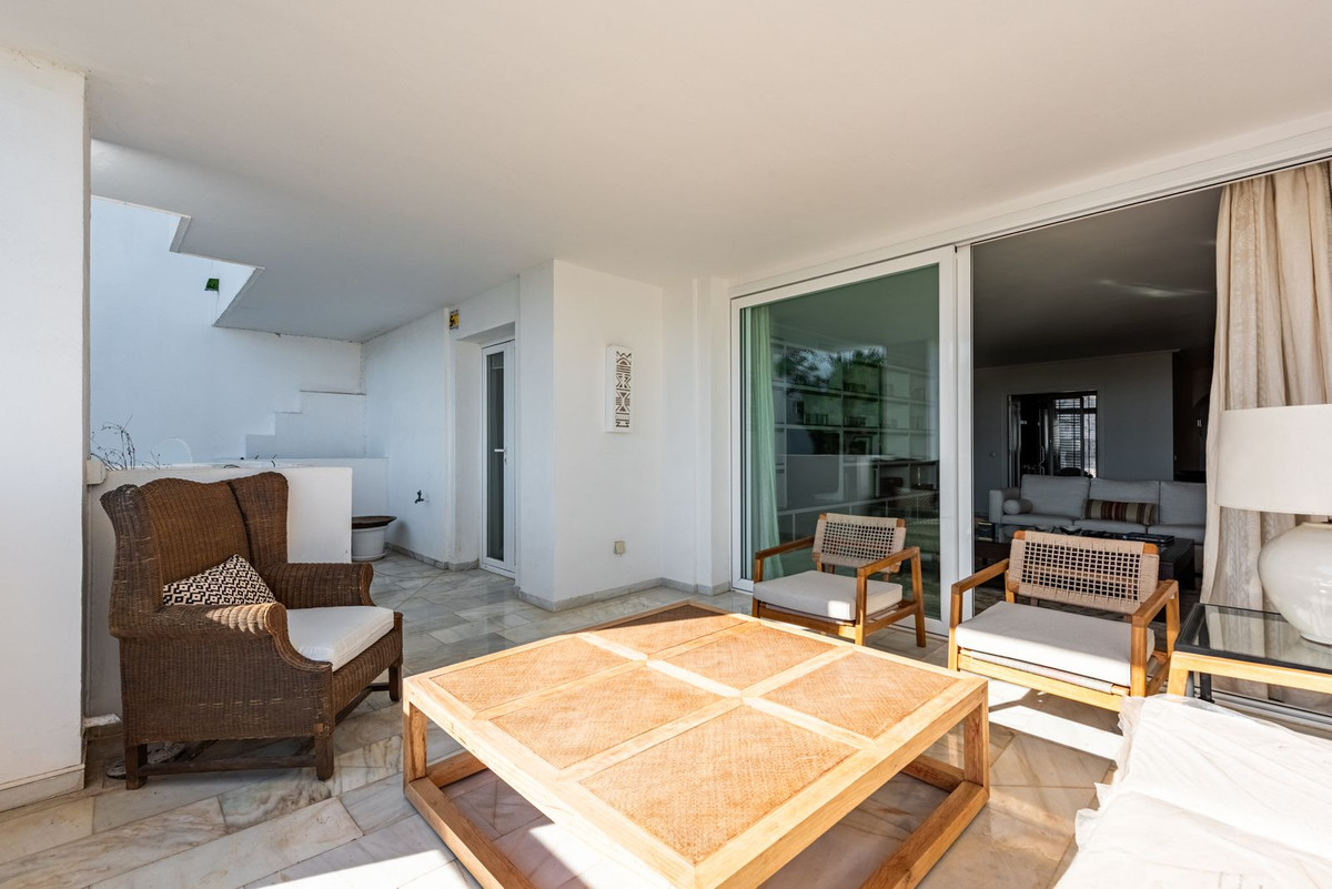 Se vende Apartamento Planta Media de 2 dormitorios en Costa Del Sol, Málaga, España