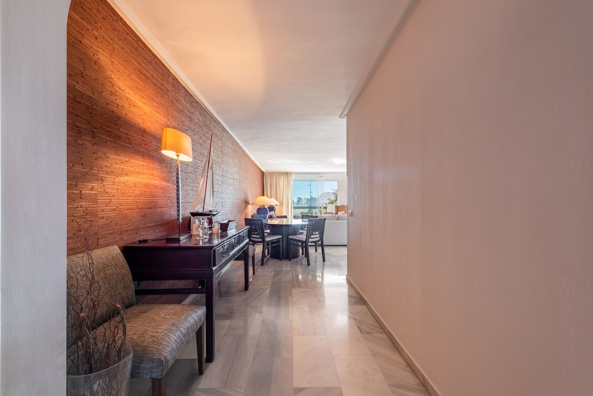 Se vende Apartamento Planta Media de 2 dormitorios en Costa Del Sol, Málaga, España