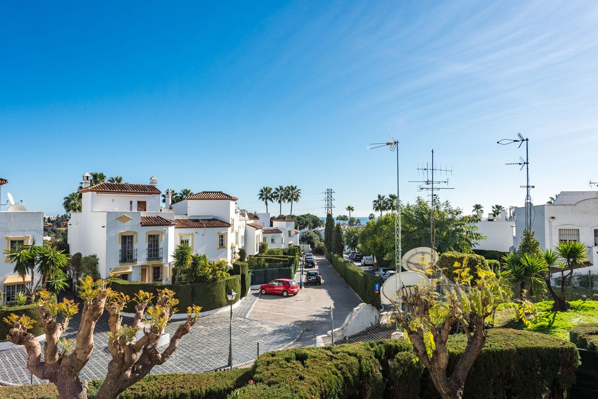 Se vende Apartamento Planta Media de 2 dormitorios en Costa Del Sol, Málaga, España