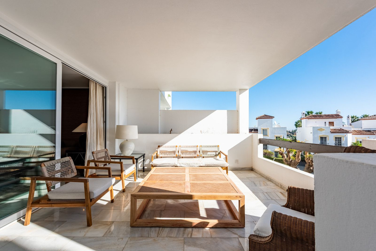 Se vende Apartamento Planta Media de 2 dormitorios en Costa Del Sol, Málaga, España