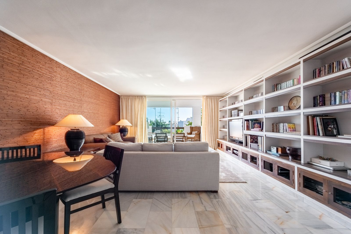 Se vende Apartamento Planta Media de 2 dormitorios en Costa Del Sol, Málaga, España