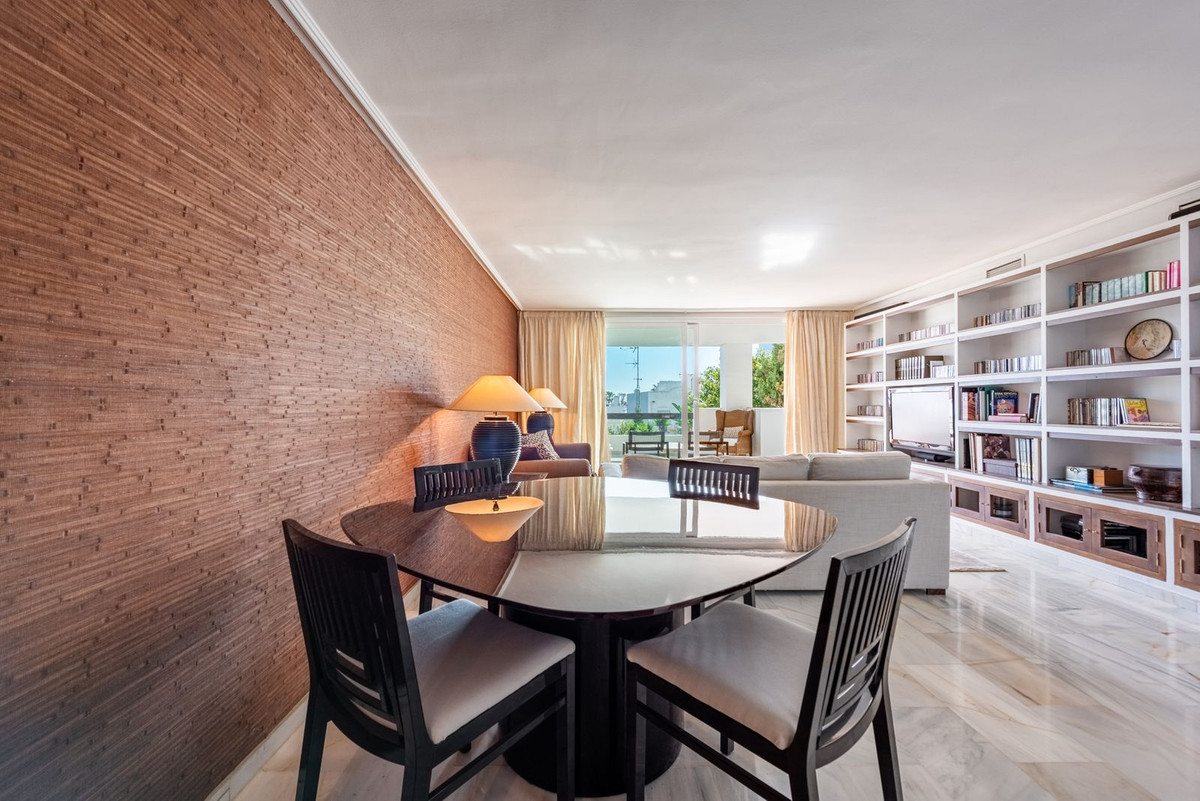 Se vende Apartamento Planta Media de 2 dormitorios en Costa Del Sol, Málaga, España