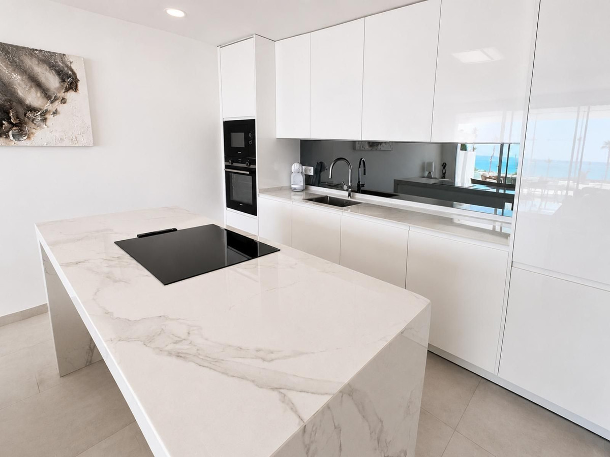 Se vende Apartamento Planta Media de 3 dormitorios en Costa Del Sol, Málaga, España
