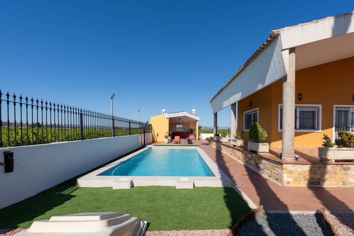 Se vende Villa - Chalet de 5 dormitorios en Costa Blanca, Alicante, España