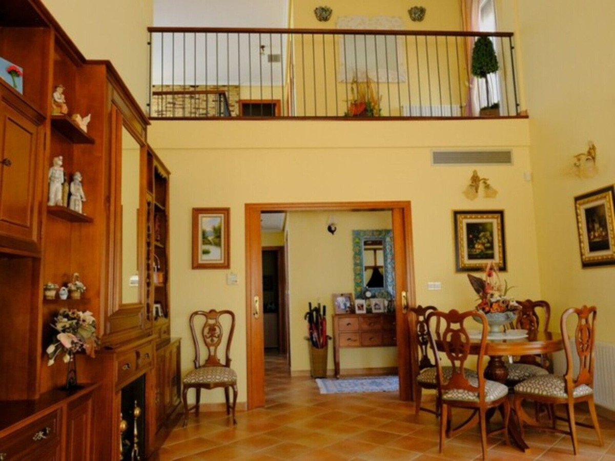 Se vende Villa - Chalet de 5 dormitorios en Costa Blanca, Alicante, España
